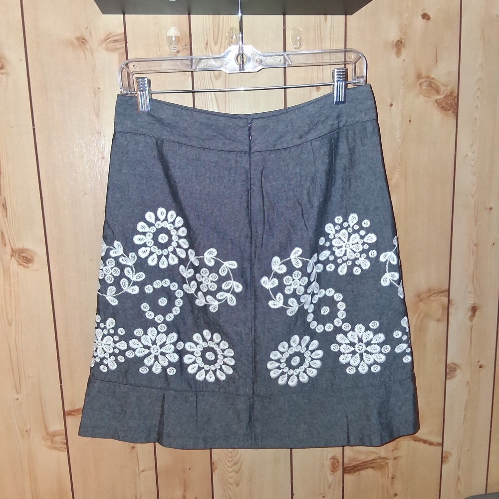 Source Unknown Gray Skirt with White Floral Design